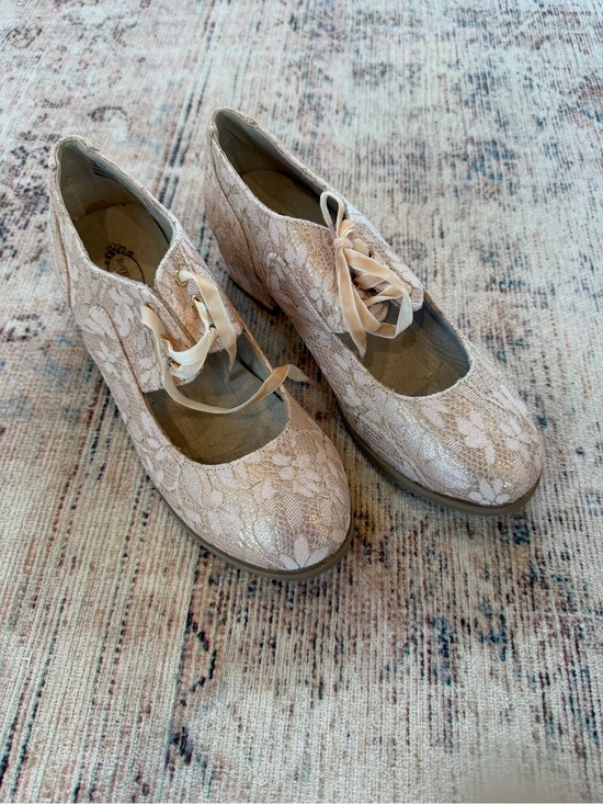 Joyfolie Other - Joyfolie Lace Mary Jane Heels in Blush Pink